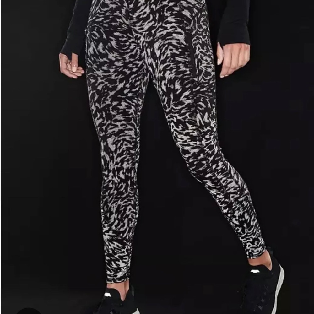 Athleta Reflective Rainier in Lynx, XS